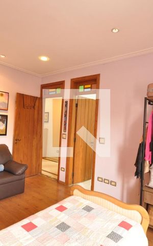 Casa à venda com 378m², 4 quartos e 8 vagasSuíte 2