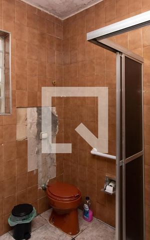 Casa à venda com 300m², 5 quartos e 6 vagasBanheiro 1
