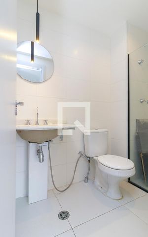 Studio para alugar com 33m², 0 quarto e sem vaga Studio para alugar com 33m², 0 quarto e sem vagaBanheiro