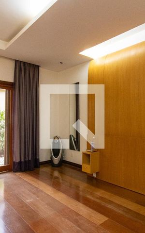 Casa à venda com 7870m², 5 quartos e 5 vagasQuarto 04