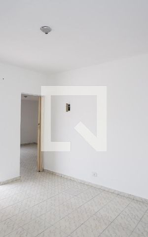Casa para alugar com 60m², 2 quartos e 1 vaga Casa para alugar com 60m², 2 quartos e 1 vagaSala