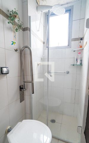 Apartamento à venda com 58m², 2 quartos e 1 vaga Apartamento à venda com 58m², 2 quartos e 1 vagaBanheiro Detalhe