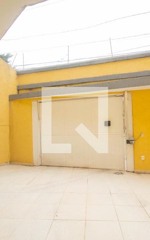 Casa à venda com 134m², 4 quartos e 2 vagas Casa à venda com 134m², 4 quartos e 2 vagasGaragem