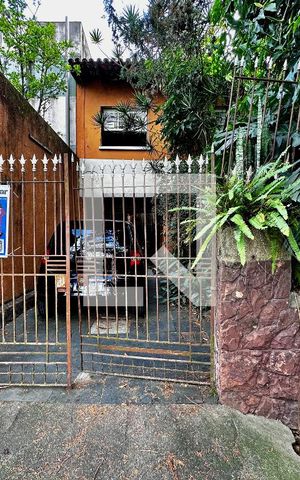 Casa à venda com 325m², 3 quartos e 1 vagaFachada