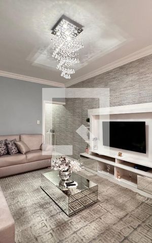 Casa à venda com 300m², 3 quartos e 2 vagasSala