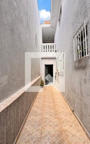 Casa à venda com 300m², 3 quartos e 2 vagasCorredor quintal 