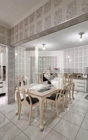 Casa à venda com 300m², 3 quartos e 2 vagasCozinha 