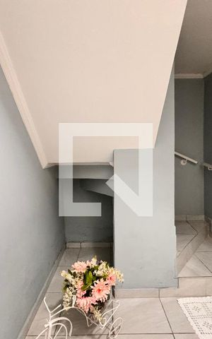 Casa à venda com 300m², 3 quartos e 2 vagasEscada 