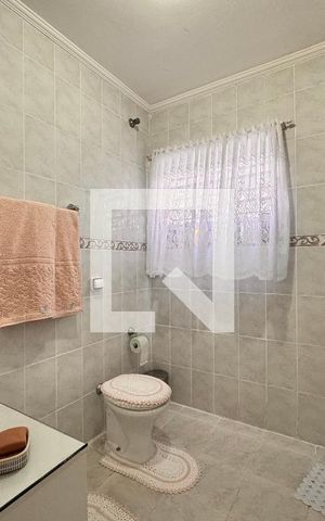 Casa à venda com 300m², 3 quartos e 2 vagasBanheiro