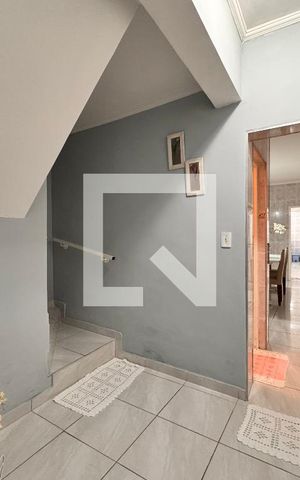 Casa à venda com 300m², 3 quartos e 2 vagasEscada 