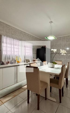 Casa à venda com 300m², 3 quartos e 2 vagasCopa 