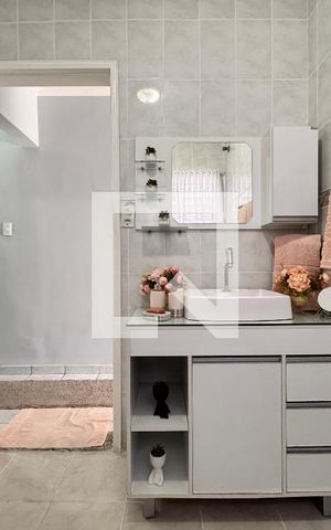 Casa à venda com 300m², 3 quartos e 2 vagasBanheiro