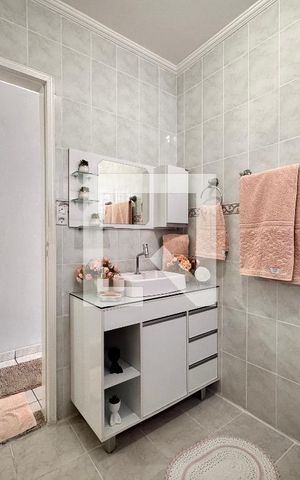 Casa à venda com 300m², 3 quartos e 2 vagasBanheiro