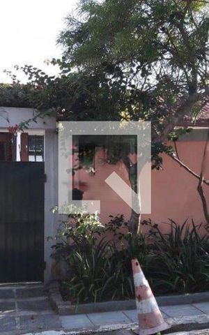 Casa à venda com 206m², 2 quartos e 2 vagas
