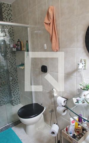 Apartamento para alugar com 72m², 2 quartos e 1 vaga Apartamento para alugar com 72m², 2 quartos e 1 vagaBanheiro da Suíte