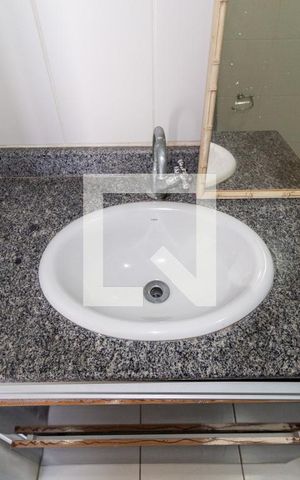 Apartamento para alugar com 34m², 1 quarto e 1 vagaDetalhe - Banheiro