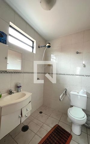 Casa à venda com 81m², 2 quartos e 2 vagas Casa à venda com 81m², 2 quartos e 2 vagasBanheiro da Suíte 2