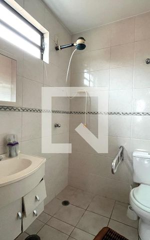 Casa à venda com 81m², 2 quartos e 2 vagas Casa à venda com 81m², 2 quartos e 2 vagasBanheiro da Suíte 2