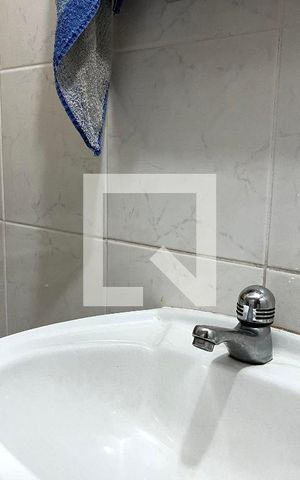 Casa à venda com 81m², 2 quartos e 2 vagas Casa à venda com 81m², 2 quartos e 2 vagasBanheiro do Porão