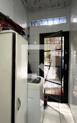 Casa à venda com 81m², 2 quartos e 2 vagas Casa à venda com 81m², 2 quartos e 2 vagasÁrea de Serviço