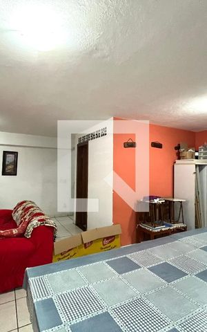 Casa à venda com 81m², 2 quartos e 2 vagas Casa à venda com 81m², 2 quartos e 2 vagasPorão