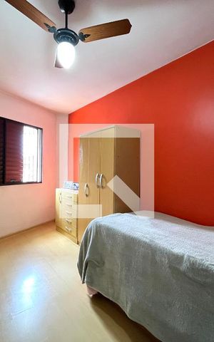Casa à venda com 81m², 2 quartos e 2 vagas Casa à venda com 81m², 2 quartos e 2 vagasBanheiro da Suíte 1