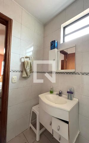 Casa à venda com 81m², 2 quartos e 2 vagas Casa à venda com 81m², 2 quartos e 2 vagasBanheiro da Suíte 2