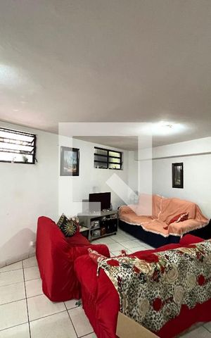 Casa à venda com 81m², 2 quartos e 2 vagas Casa à venda com 81m², 2 quartos e 2 vagasPorão
