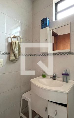 Casa à venda com 81m², 2 quartos e 2 vagas Casa à venda com 81m², 2 quartos e 2 vagasBanheiro da Suíte 2