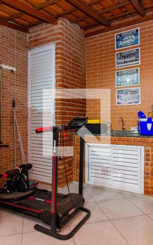 Casa à venda com 173m², 3 quartos e 2 vagas Casa à venda com 173m², 3 quartos e 2 vagasQuintal - churrasqueira