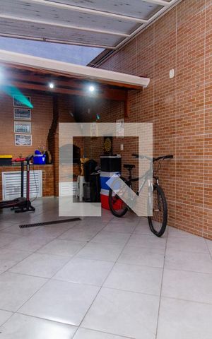 Casa à venda com 173m², 3 quartos e 2 vagas Casa à venda com 173m², 3 quartos e 2 vagasQuintal