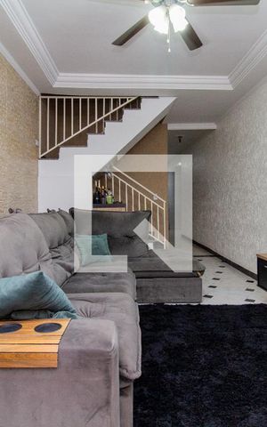 Casa à venda com 173m², 3 quartos e 2 vagas Casa à venda com 173m², 3 quartos e 2 vagasSala