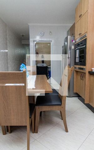 Casa à venda com 173m², 3 quartos e 2 vagas Casa à venda com 173m², 3 quartos e 2 vagasCozinha