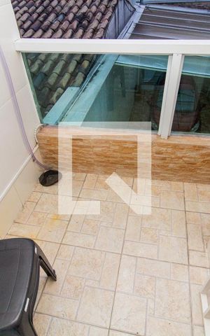 Casa à venda com 173m², 3 quartos e 2 vagas Casa à venda com 173m², 3 quartos e 2 vagasVaranda