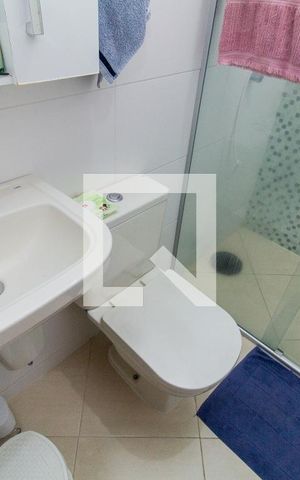 Casa à venda com 173m², 3 quartos e 2 vagas Casa à venda com 173m², 3 quartos e 2 vagasBanheiro 2
