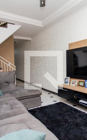 Casa à venda com 173m², 3 quartos e 2 vagas Casa à venda com 173m², 3 quartos e 2 vagasSala