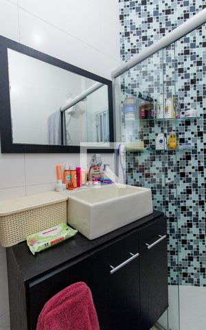 Casa à venda com 173m², 3 quartos e 2 vagas Casa à venda com 173m², 3 quartos e 2 vagasBanheiro 1 - suíte