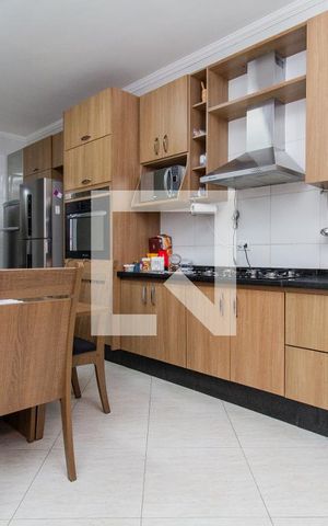 Casa à venda com 173m², 3 quartos e 2 vagas Casa à venda com 173m², 3 quartos e 2 vagasCozinha
