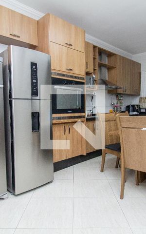 Casa à venda com 173m², 3 quartos e 2 vagas Casa à venda com 173m², 3 quartos e 2 vagasCozinha