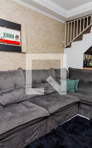 Casa à venda com 173m², 3 quartos e 2 vagas Casa à venda com 173m², 3 quartos e 2 vagasSala