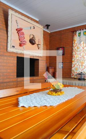 Casa à venda com 170m², 4 quartos e 2 vagasCozinha e Churrasqueira