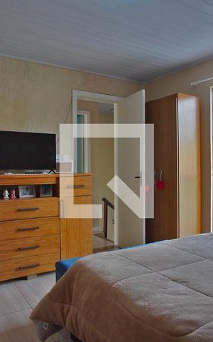 Casa à venda com 170m², 4 quartos e 2 vagasSuíte - Segundo Andar