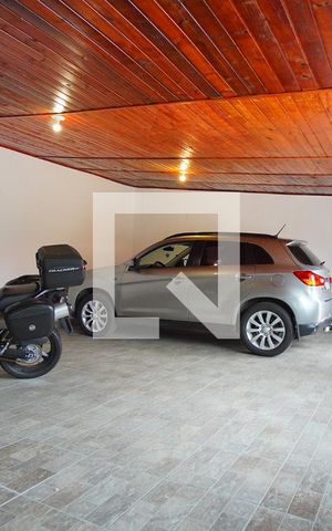 Casa à venda com 170m², 4 quartos e 2 vagasGaragem Coberta - Fundos