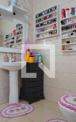 Casa à venda com 170m², 4 quartos e 2 vagasBanheiro da Suíte - Segundo Andar