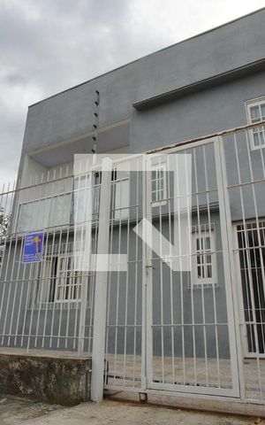 Casa à venda com 170m², 4 quartos e 2 vagasFachada