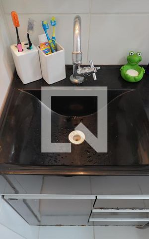 Apartamento à venda com 47m², 2 quartos e 1 vaga Apartamento à venda com 47m², 2 quartos e 1 vagaBanheiro