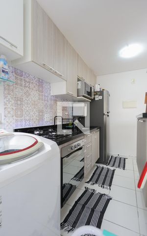 Apartamento à venda com 47m², 2 quartos e 1 vaga Apartamento à venda com 47m², 2 quartos e 1 vagaCozinha e Área de Serviço