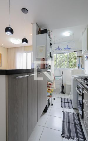 Apartamento à venda com 47m², 2 quartos e 1 vaga Apartamento à venda com 47m², 2 quartos e 1 vagaCozinha e Área de Serviço