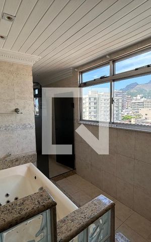 Apartamento à venda com 300m², 3 quartos e 1 vagaBanheiro da Suíte