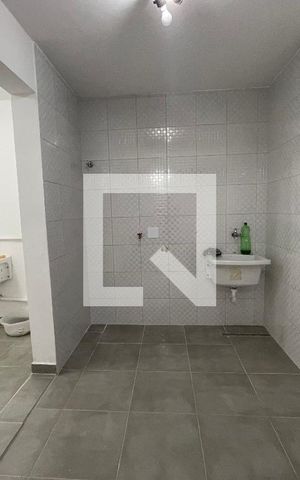 Casa à venda com 700m², 8 quartos e 2 vagas Casa à venda com 700m², 8 quartos e 2 vagasÁrea de Serviço